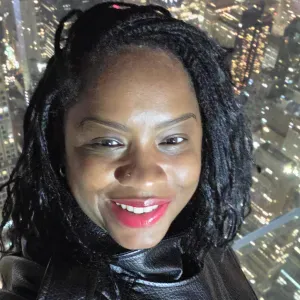 Femme de ménage à domicile disponible 