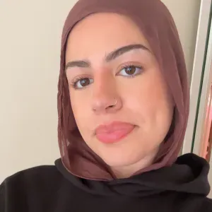 Babysitter available in london