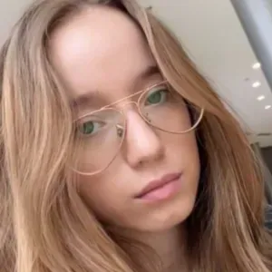 babysitter looking for a job!