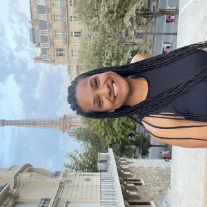 Bonjour, je m'appelle Joyce.