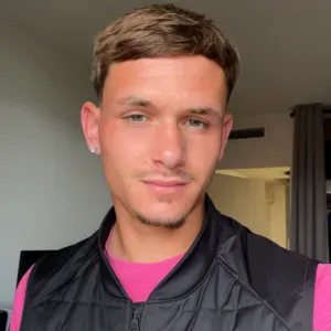 Baby-sitter sérieux et engagé  