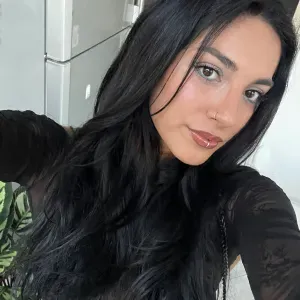 Addetta alle pulizie dinamica e affidabile