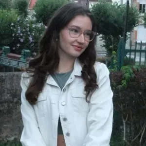 Baby-sitter disponible en août sur Reims