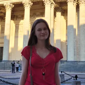 Baby-sitter sur Tours Nord de 16 ans