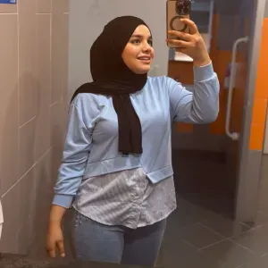 Salve io sono hiba e sono un'assistente domicilaire 