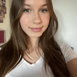 lycéenne en recherche d'emploi à côté des études 