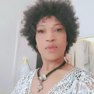 Femme de ménage sérieuse à Paris