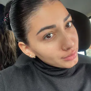 Babysitter jovem disponível em Barcelos e região