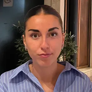 Baby-sitter expérimentée aux alentours de Cagnes sur mer