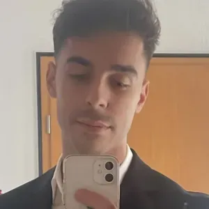 Actuellement remplaçant permanent, bachelier en éducation