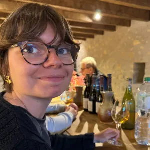 Baby-sitter disponible en semaine et week-end