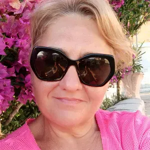 Cerco lavoro per pulizie,bebi Sitter, assistenza familiare