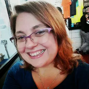 Busco trabajo de niñera en Sevilla