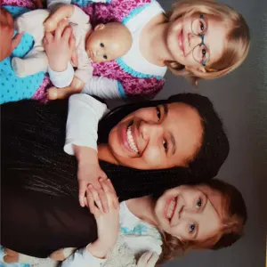 Energiereiche & freudige Nanny sucht gelegentliche Betreuung