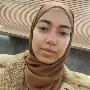 Profesora en Muel ( árabe, francés y español)