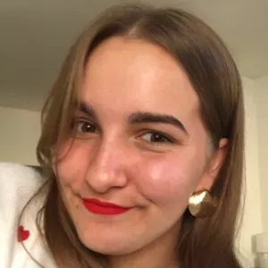 Baby-sitter disponible sur la Rochelle !