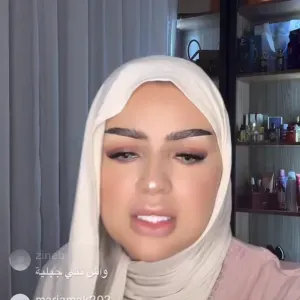 Baby sitter expérimentée par le travail avec les enfant