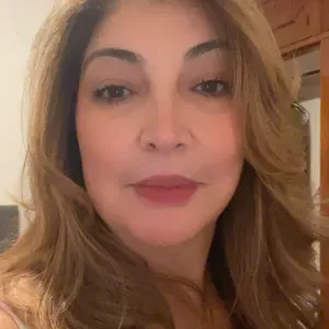 Cuidadora de maiores  com experiência 