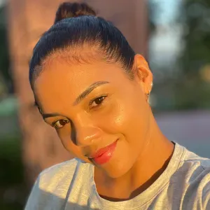 Baby-sitter profissional em foros Salvaterra 