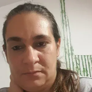 Empregada Limpeza e Engomaria zona Maia