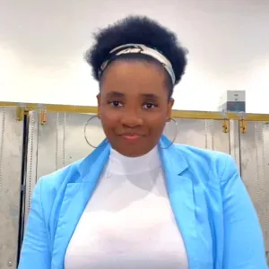 Marie sophie 10 ans expérience Koweït cherche famille