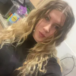 Experienced babysitter looking for a job