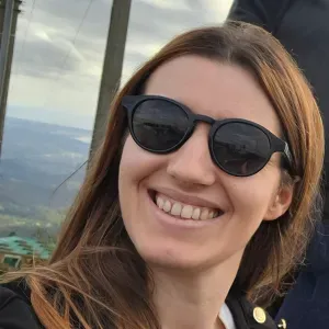 Ajudante de idosos nas tarefas diárias 