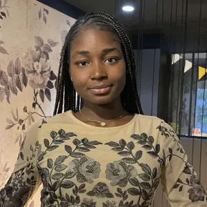 Étudiante fiable propose du baby-sitting à Angers