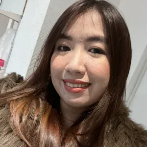 Experienced babysitter and cleaner in Paris