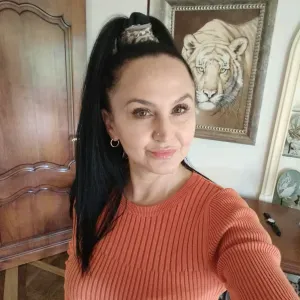 Garde de chiens. Promenades, repas et soins.