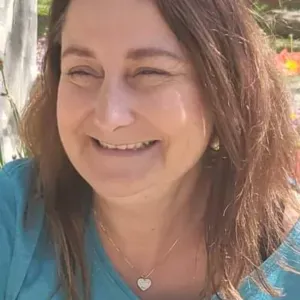 Auxiliaire de vie-  Diplômée Aide-soignante 