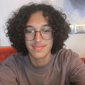 Pet sitter qui n'attends que de s'occuper de vos animaux 