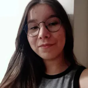 Babysitter jovem e responsável com entusiasmo para ajudar! 