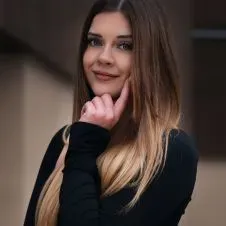 Reinigungskraft und helfende Hand.