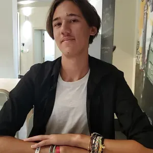 Étudiant propose aide aux devoirs