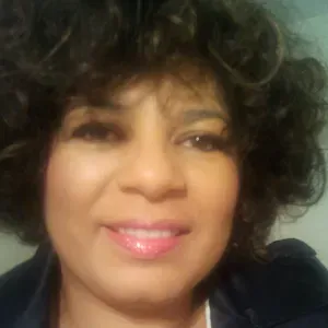 Assistante ménagère prête à travailler pour vous