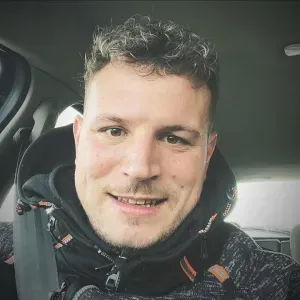 Baby-sitter expérimenté et diplômé à lormes