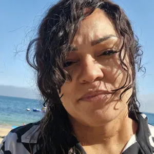 Empregada de limpeza responsável, e tenho referência 