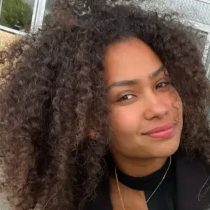 Baby-sitter expérimentée à Laval