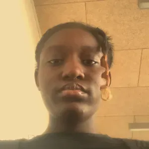 Baby-sitter expérimentée près de paris et ses alentours.