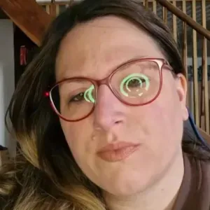 Baby-sitter expérimentée sur Serres-Sainte-Marie
