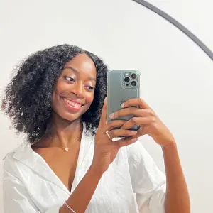 Serviço de baby-sitter disponível