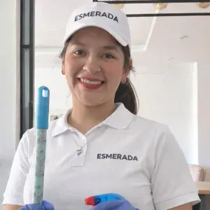 Empleada esmerada multiservicios en Pamplona/iruña