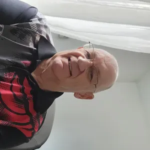 Aide aux personnes agees hommes compagnie  travaux etc  