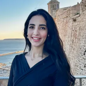 Étudiante en pharmacie disponible pour missions extra