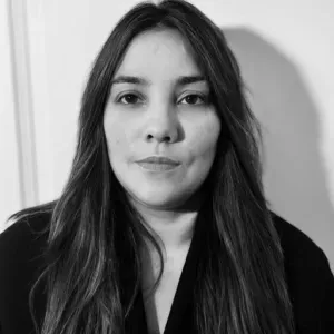 Femme de ménage a Paris , d'origine Portugaise 