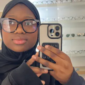 Baby-sitter expérimentée à Paris !)