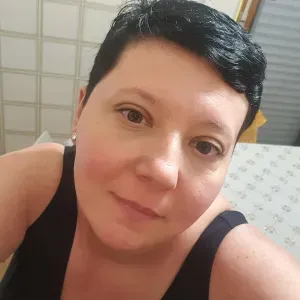 Cerco lavoro come pulizie, stirare, commessaecc