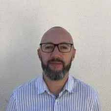 Passeio ou alimento o seu animal de estimação por si!