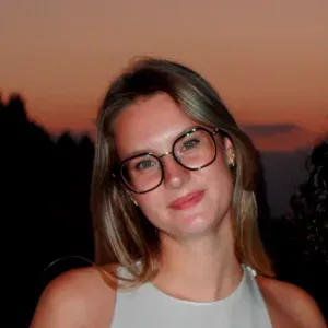 Baby-sitter expérimentée dans le Val de Marne. 